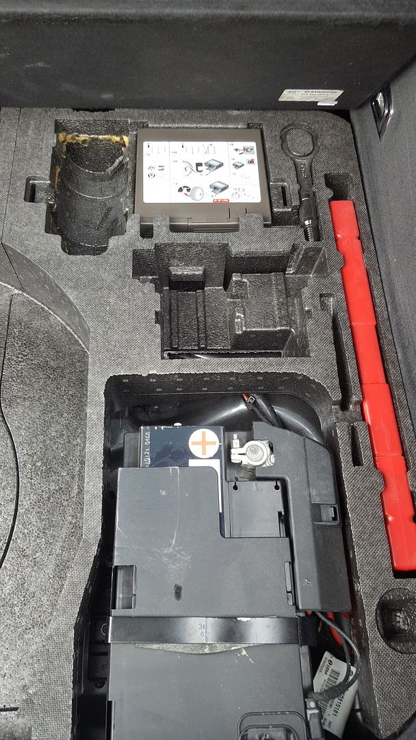 Am I missing anything from the boot? Audi TT Forum